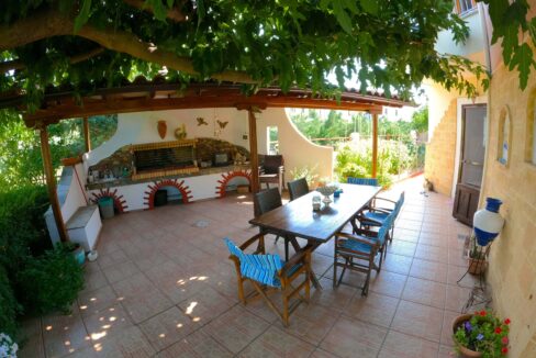 COZY 450m² VILLA FOR SALE IN VOLOS, GREECE