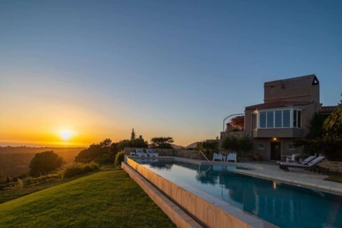 VILLA WITH INFINITE VIEWS FOR SALE IN MESSENIA, GREECE