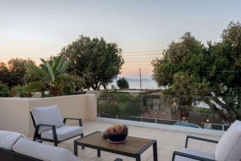 beautiful-seaside-apartment-with-private-pool-17