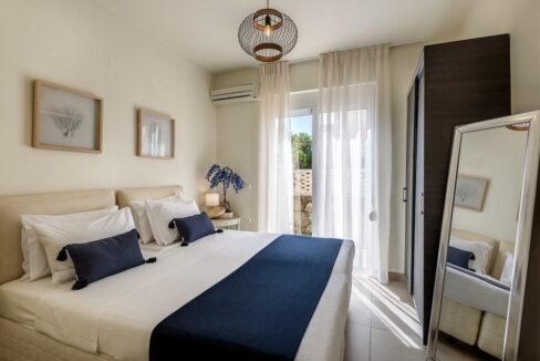 beautiful-seaside-apartment-with-private-pool-3