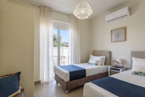 beautiful-seaside-apartment-with-private-pool-4