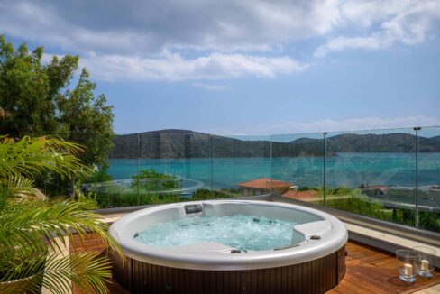 Luxury villa on the Mediterranean coast in Creta 33