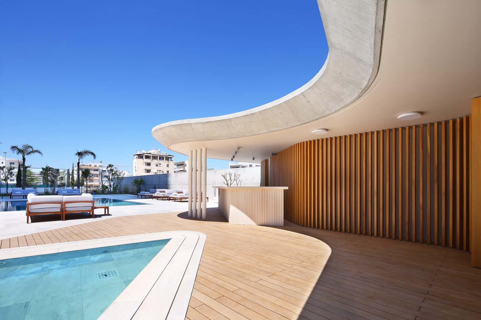 ONE_photo_pool area