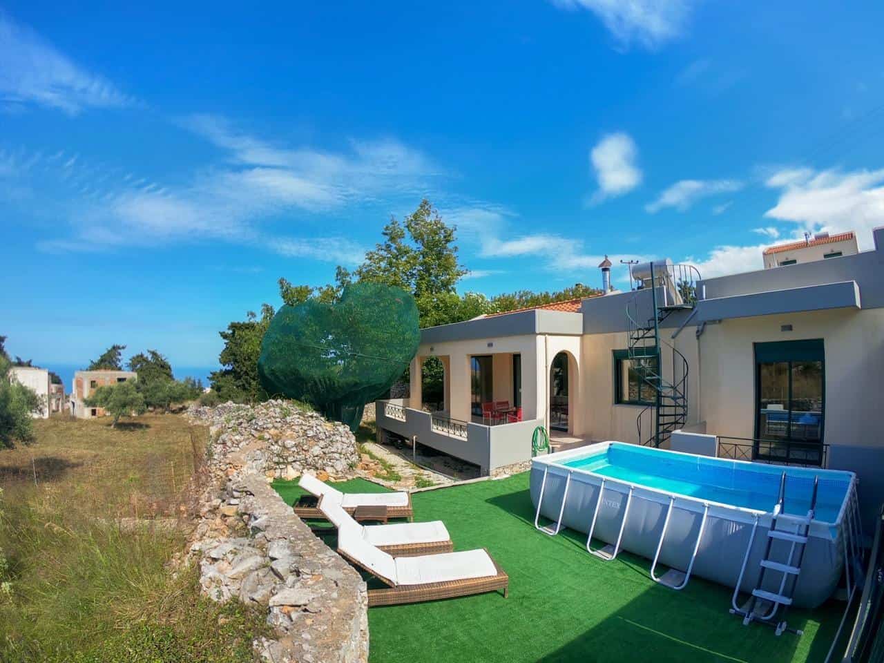Complex With 4 Villas for Sale in Chania