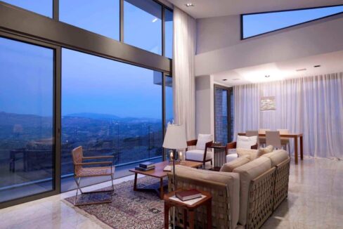 Minthis_photo_Callisto_living area