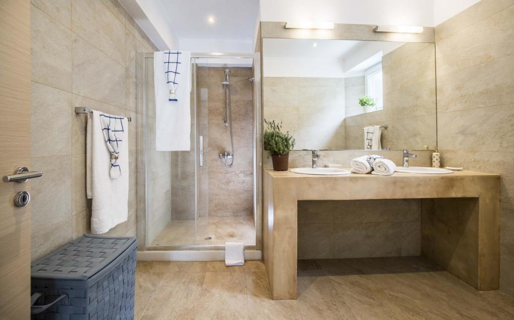 380m² of Luxury Living in Paros, Greece 19