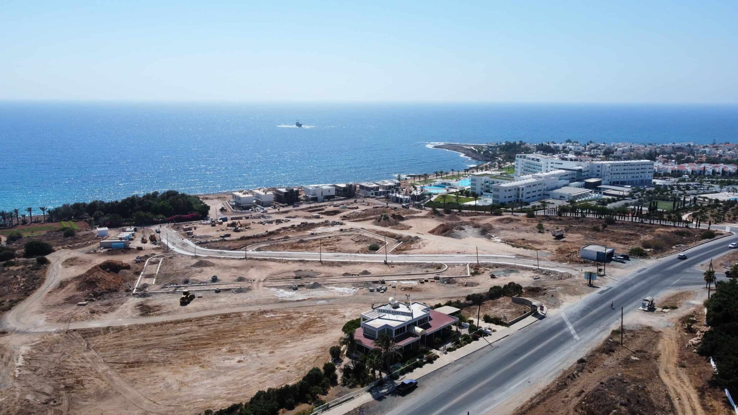 PELAGOS BEACHFRONT RESIDENCES (1)