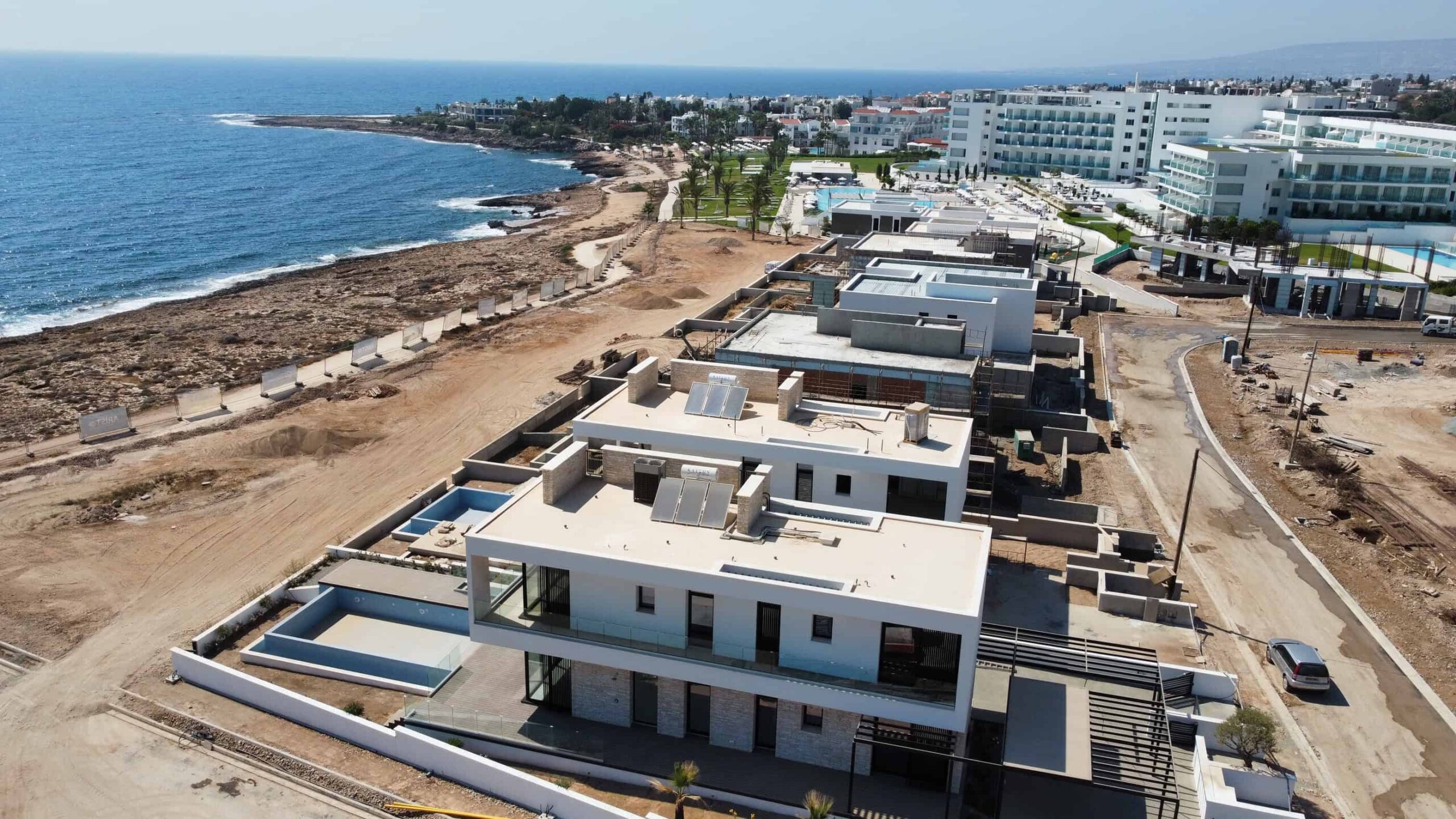PELAGOS BEACHFRONT RESIDENCES (13)