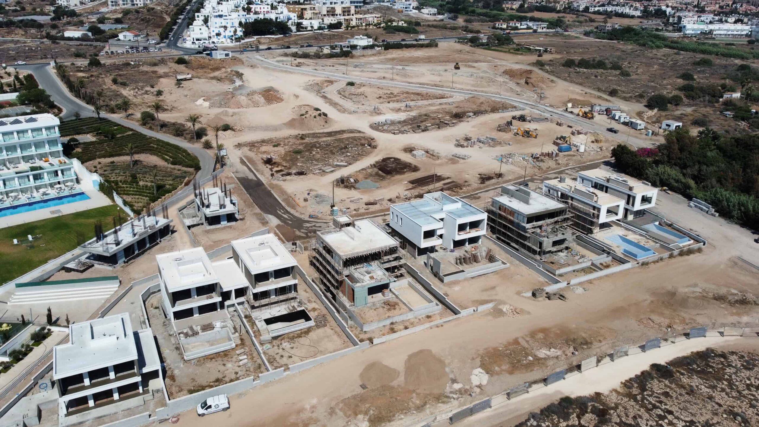 PELAGOS BEACHFRONT RESIDENCES (19)