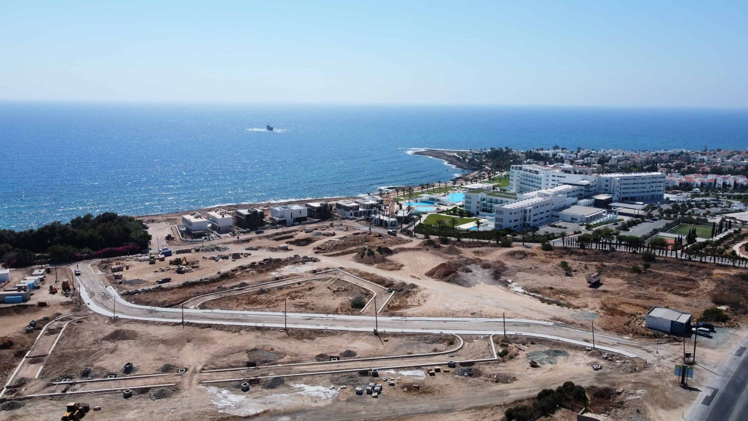 PELAGOS BEACHFRONT RESIDENCES (2)