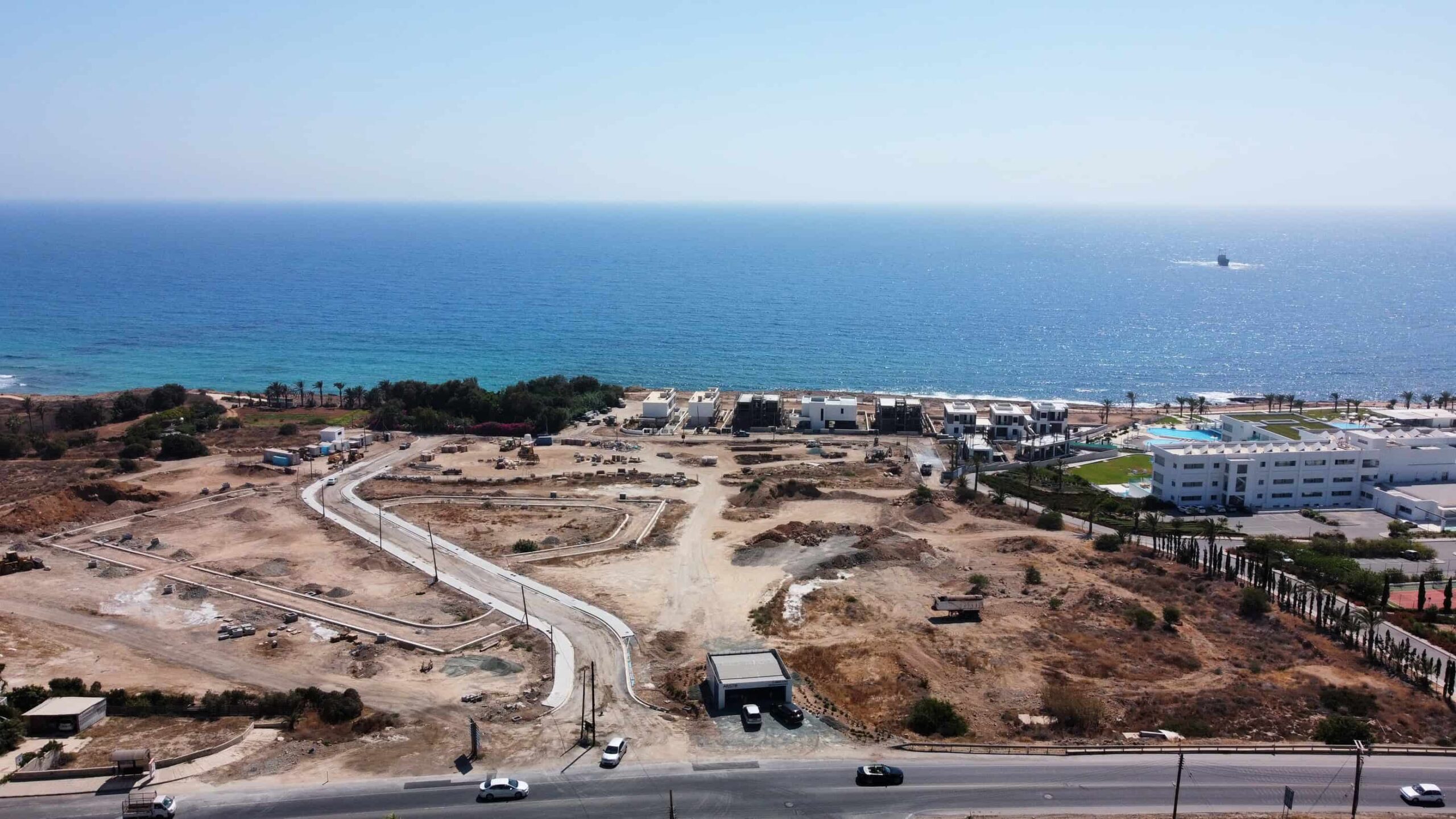 PELAGOS BEACHFRONT RESIDENCES (4)
