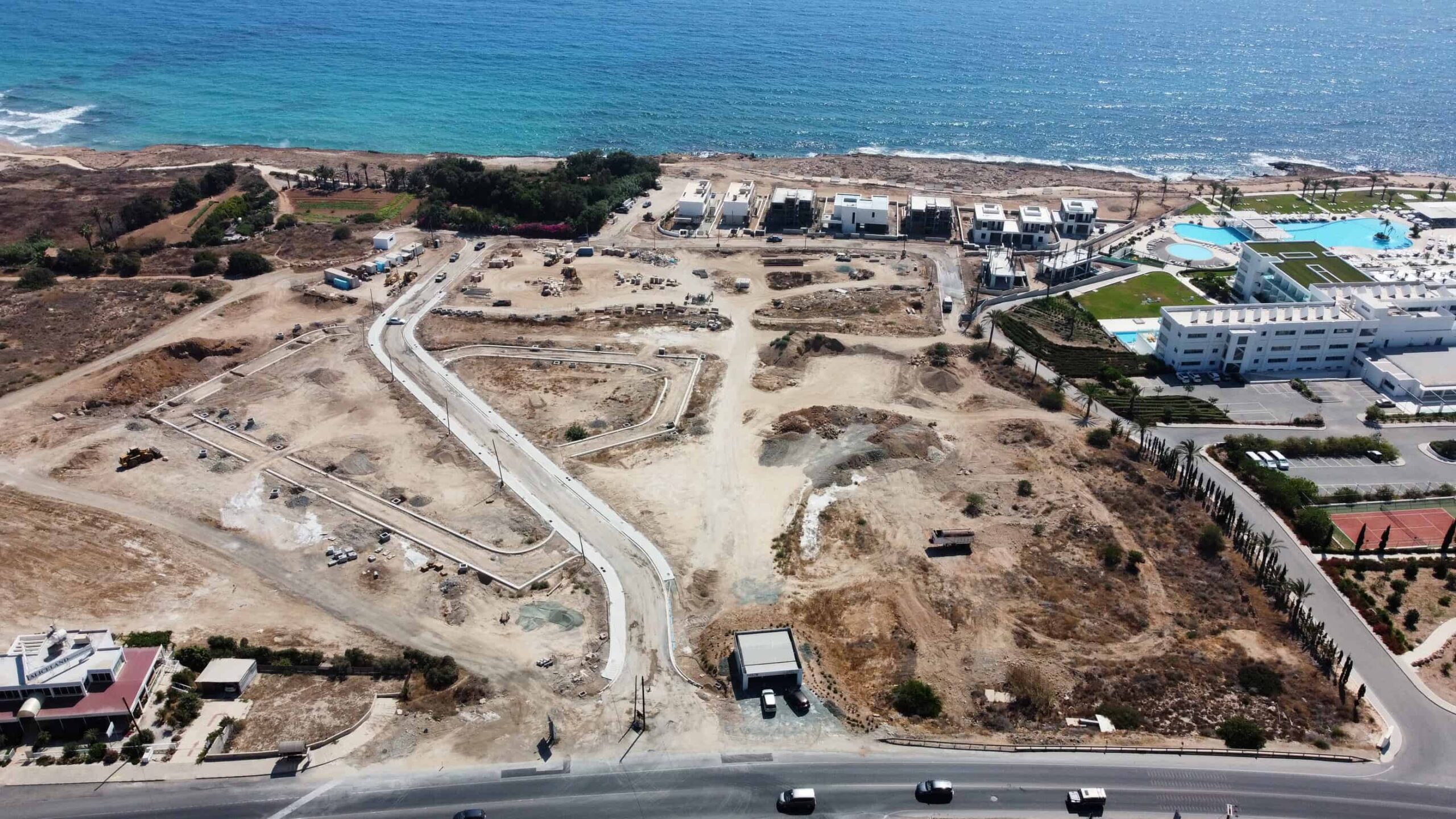 PELAGOS BEACHFRONT RESIDENCES (5)