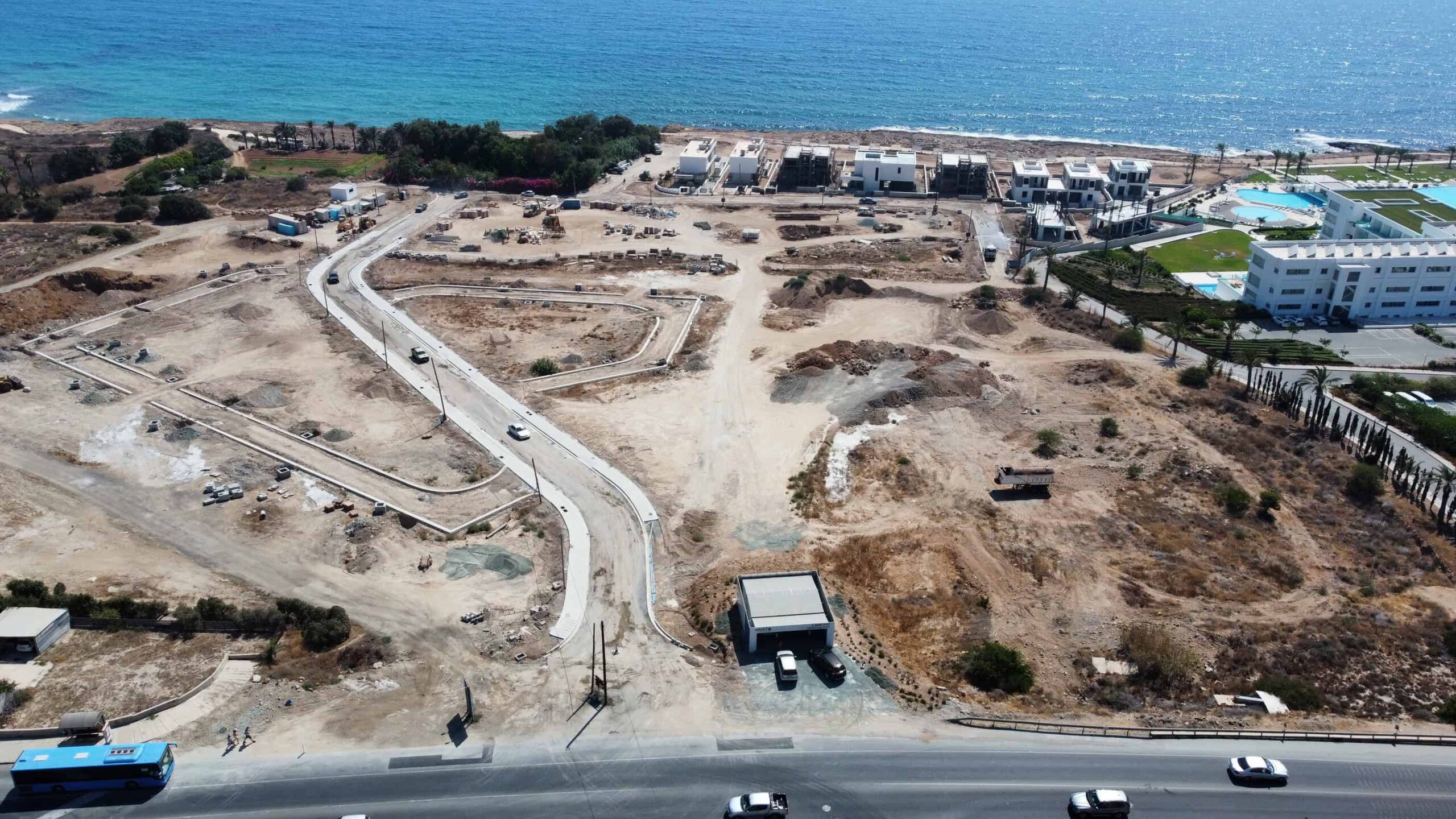 PELAGOS BEACHFRONT RESIDENCES (6)