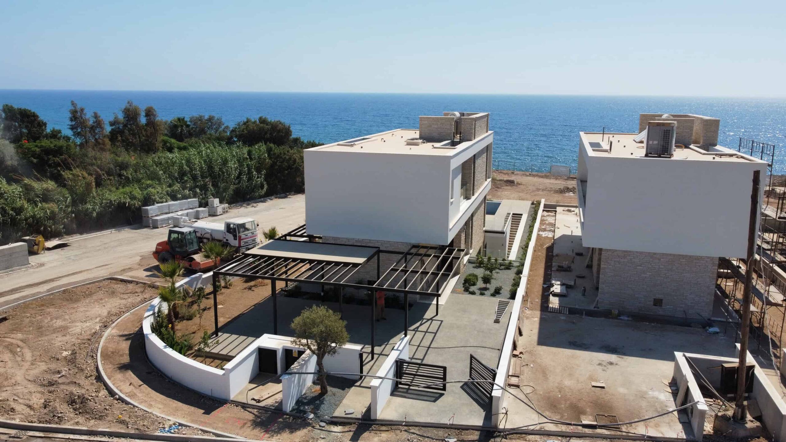PELAGOS BEACHFRONT RESIDENCES (7)