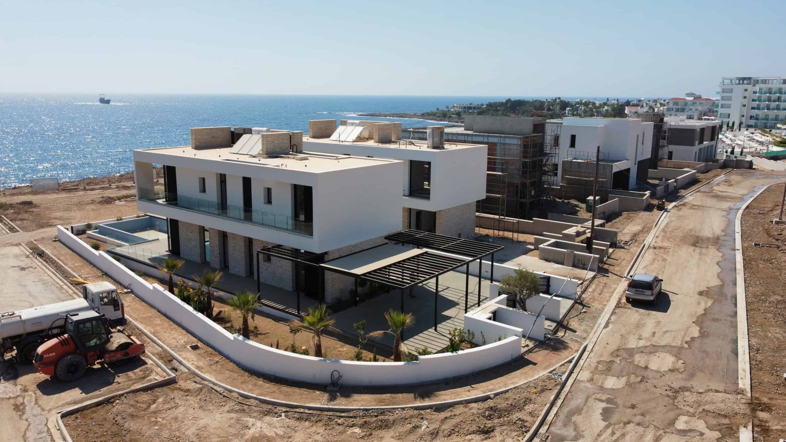 PELAGOS BEACHFRONT RESIDENCES (9)