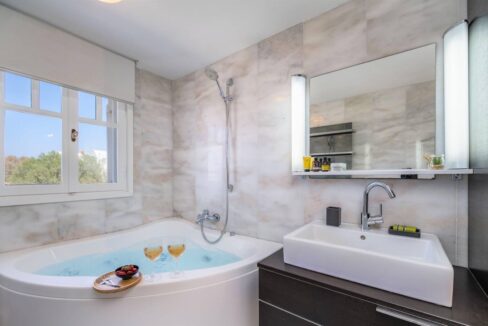 Villa in Santorini, Oia – Timeless Elegance 17