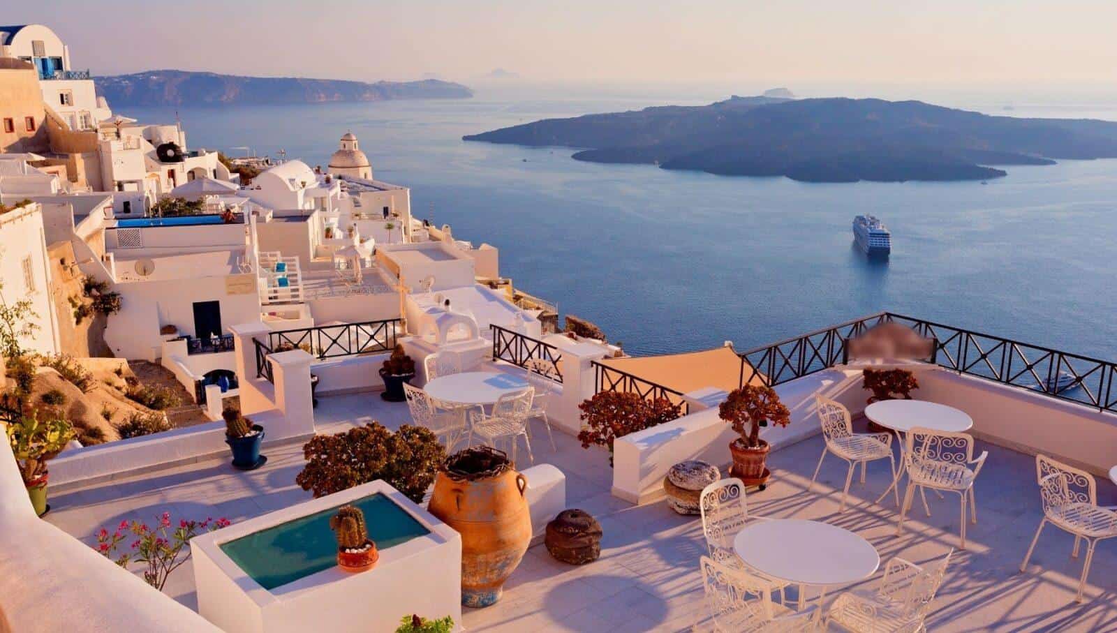 4 STAR HOTEL FOR SALE IN SANTORINI
