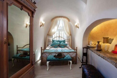 Cave House for sale in santorini Greece (13)