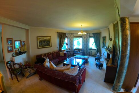 COZY 450m² VILLA FOR SALE IN VOLOS, GREECE