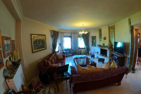 COZY 450m² VILLA FOR SALE IN VOLOS, GREECE