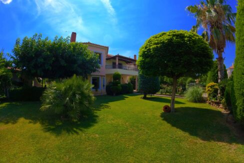 COZY 450m² VILLA FOR SALE IN VOLOS, GREECE