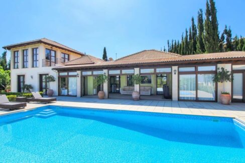 Villa with fantastic Golf view for sale in Paphos, Cyprus