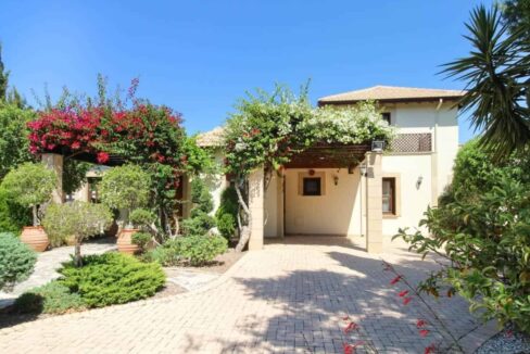 Villa with fantastic Golf view for sale in Paphos, Cyprus