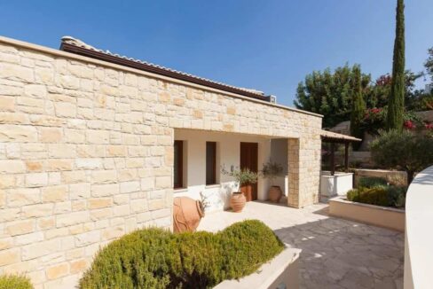 villa-zu-verkaufen-in-zypern 3