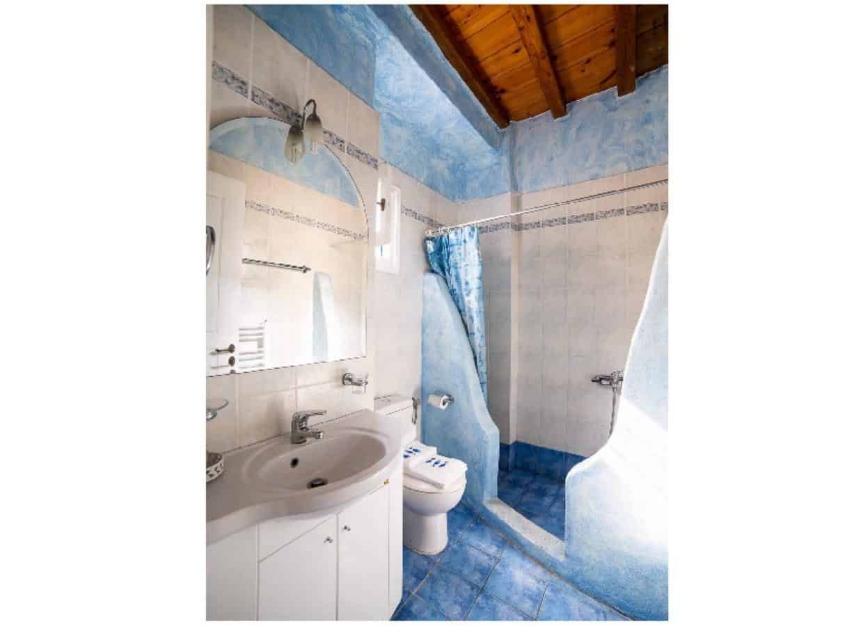 lovely-detached-house-for-sale-in-mykonos-greece16