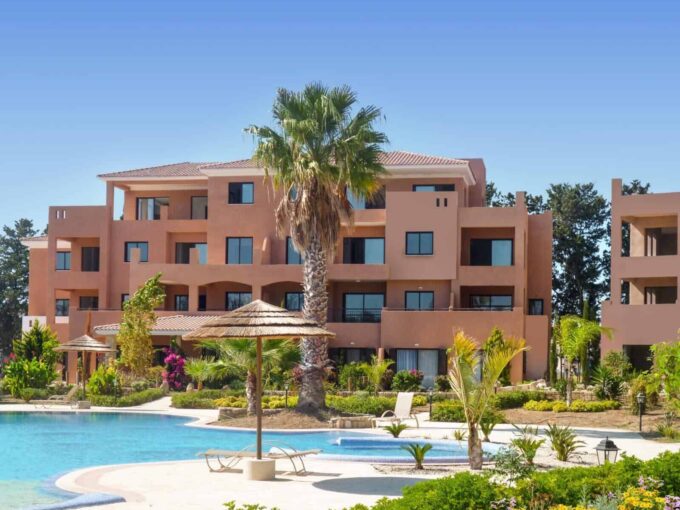 villas and apartments for sale in paphos