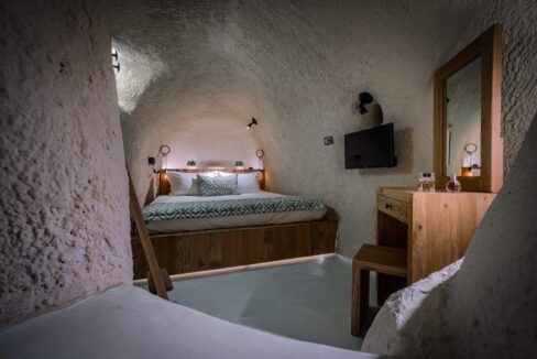 cave-house-for-sale-in-santorini-greece 2