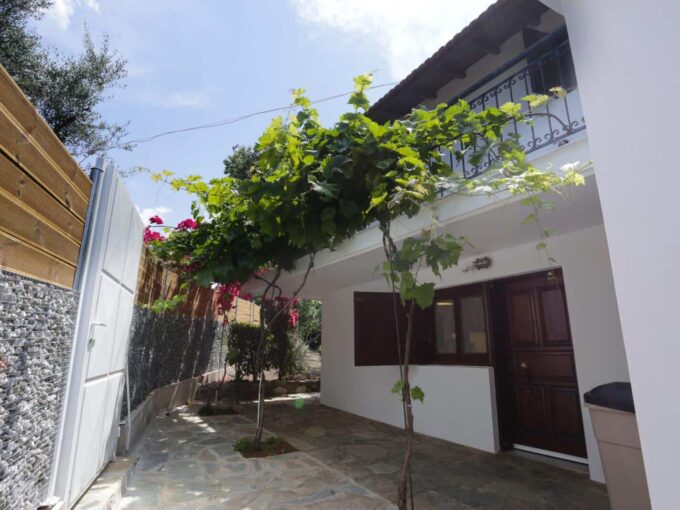 VILLA FOR SALE IN FOKIDA