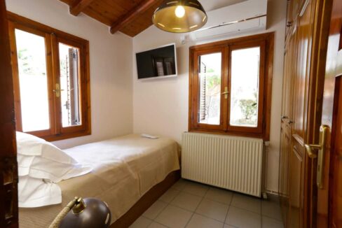 villa-for-sale-in-fokida-15