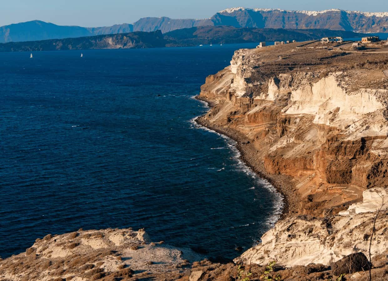 PLOT WITH BUILDING PERMIT FOR SALE IN SANTORINI