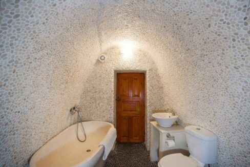 VILLA FOR SALE IN SANTORINI10