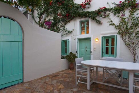 VILLA FOR SALE IN SANTORINI30