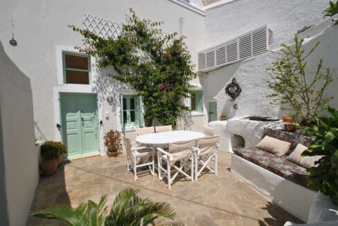 VILLA FOR SALE IN SANTORINI33