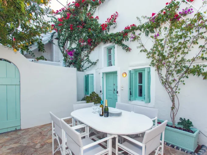 VILLA FOR SALE IN SANTORINI
