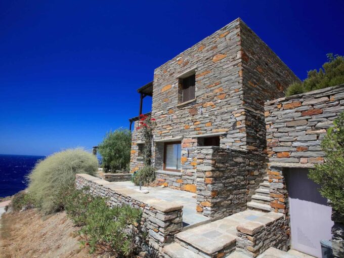 SEAFRONT VILLA FOR SALE IN KEA