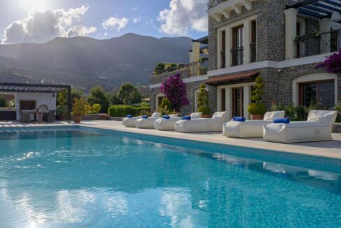Luxurious 5-bedroom Villa for sale in Crete 7