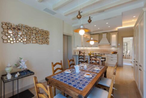 Luxurious 5-bedroom Villa for sale in Crete Master bedroom 15