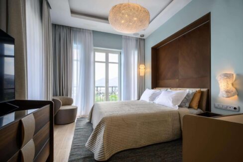 Luxury villa on the Mediterranean coast in Creta 18