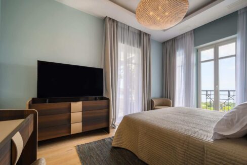 Luxury villa on the Mediterranean coast in Creta 19