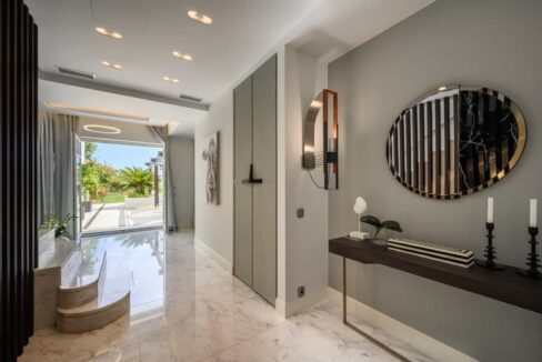 Luxury villa on the Mediterranean coast in Creta 22