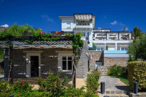 Luxury villa on the Mediterranean coast in Creta 6