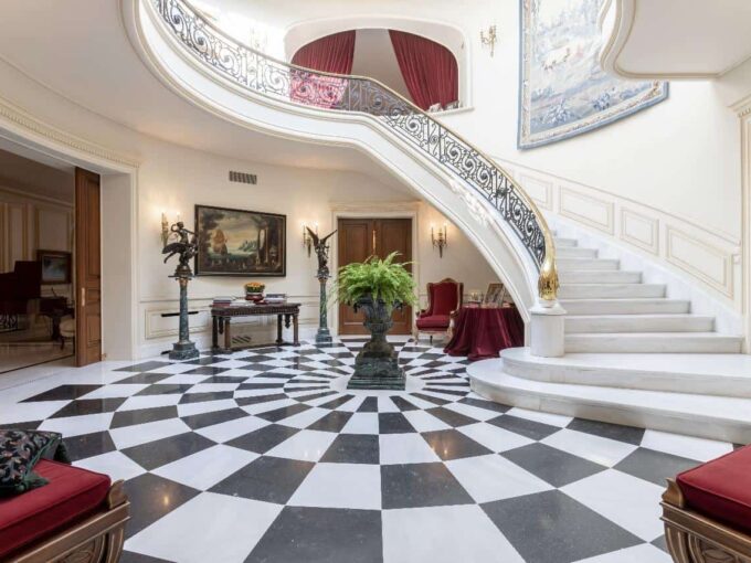 Majestic Mansion in the northern suburb of Athens, Ekali