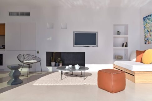 Small boutique hotel for sale in Santorini, Greece