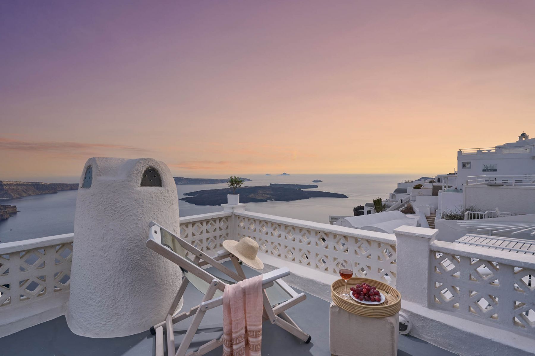 House with Private Terrace and Caldera View – Santorini01