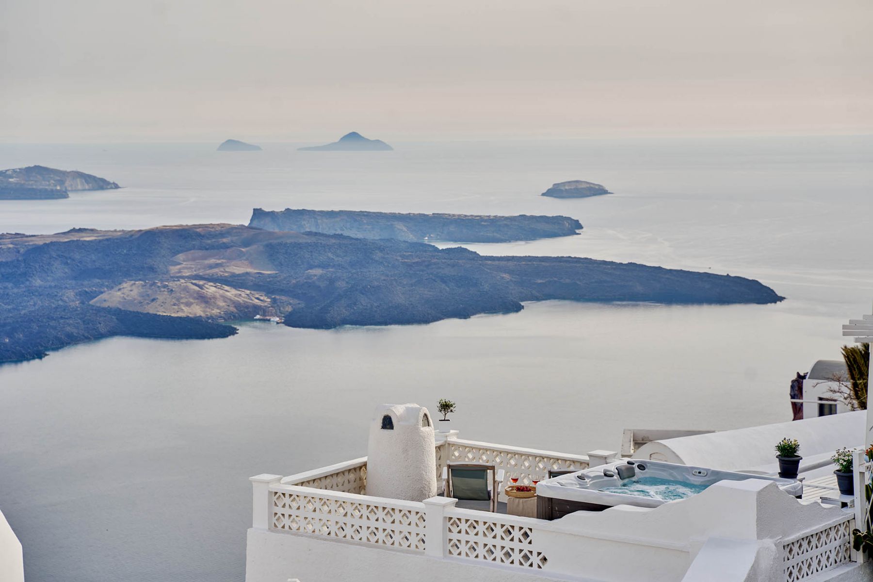 House with Private Terrace and Caldera View – Santorini02