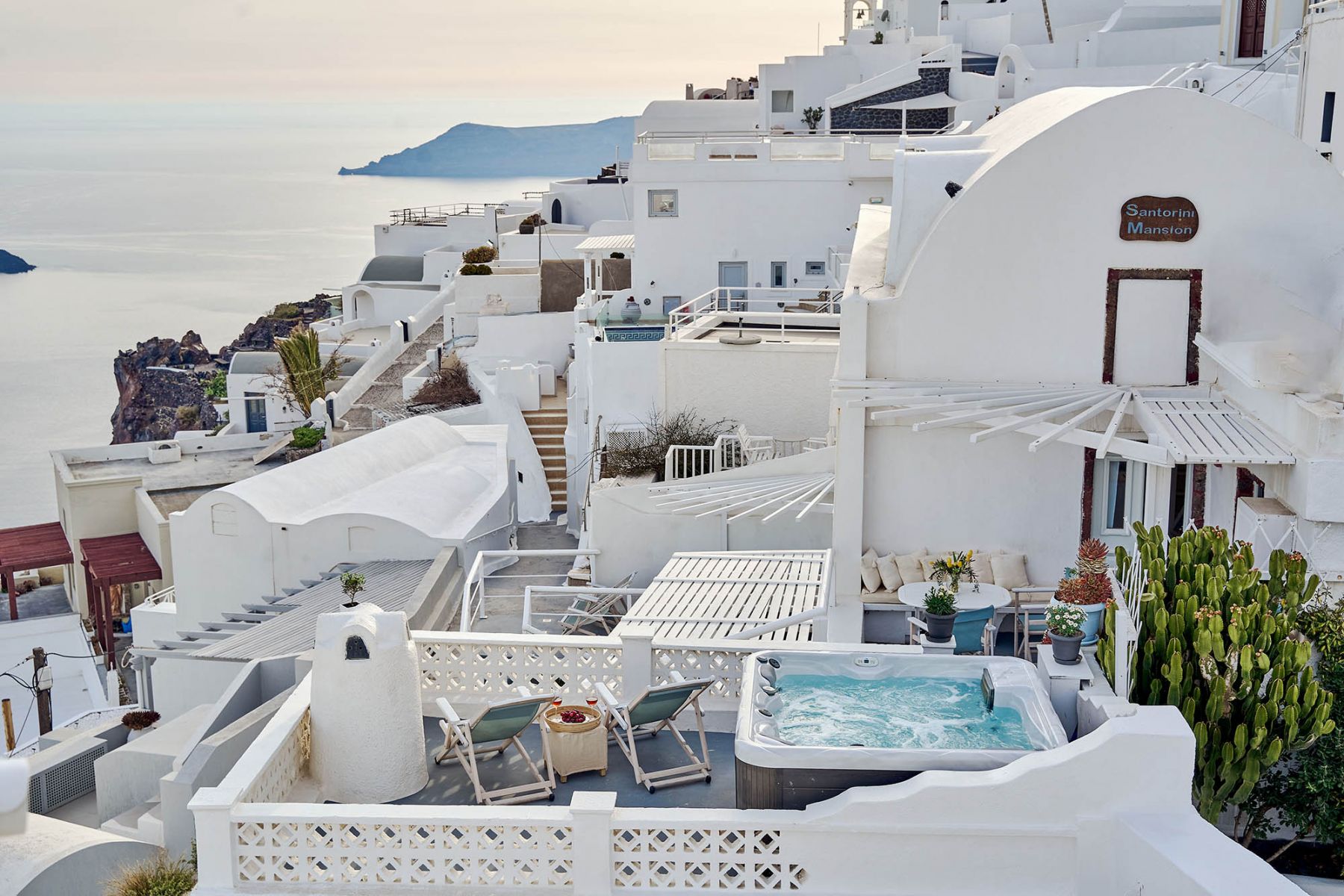 House with Private Terrace and Caldera View – Santorini06